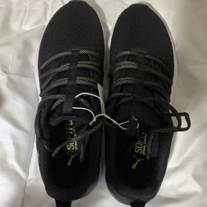 Brand new women’s Puma prowl knit shoe